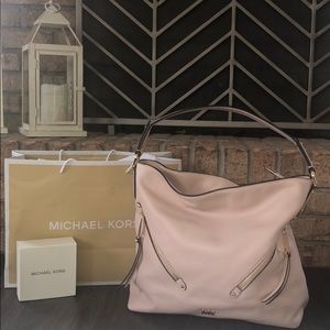 Michael Kors Light Pink Shoulder bag w/ gold